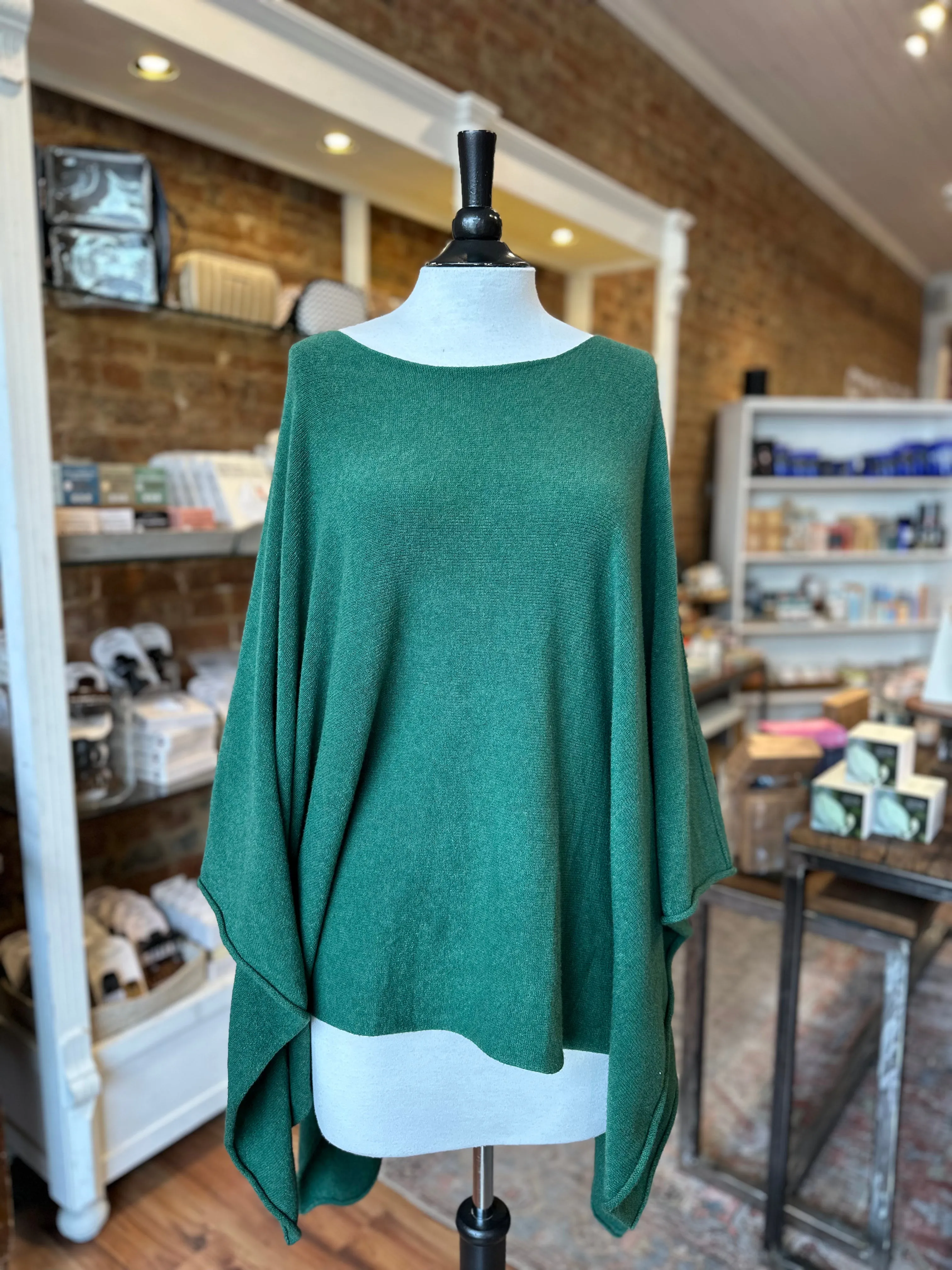 Carmen Poncho in Green