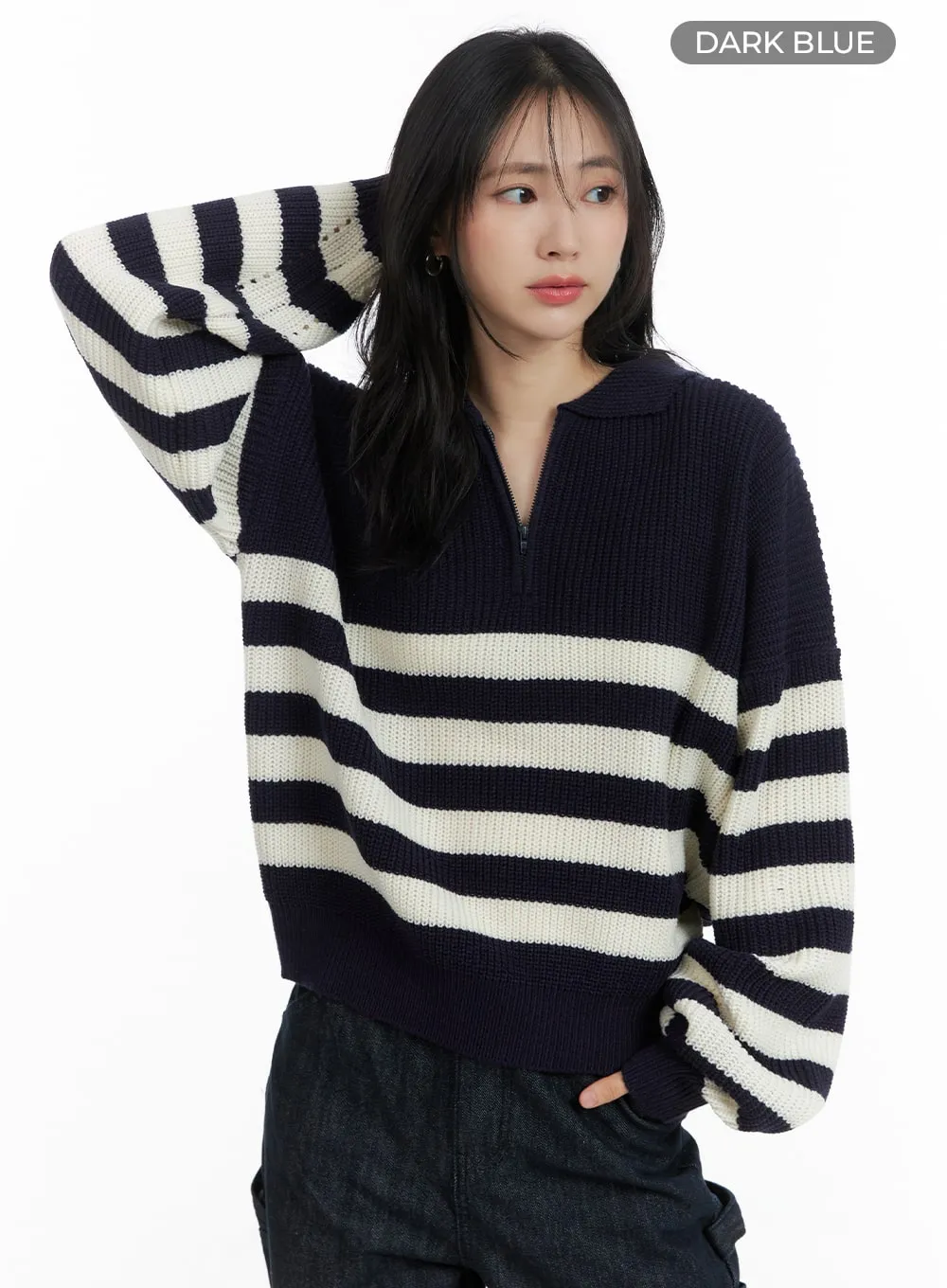 Contrasting Collar Knit Sweater OM408