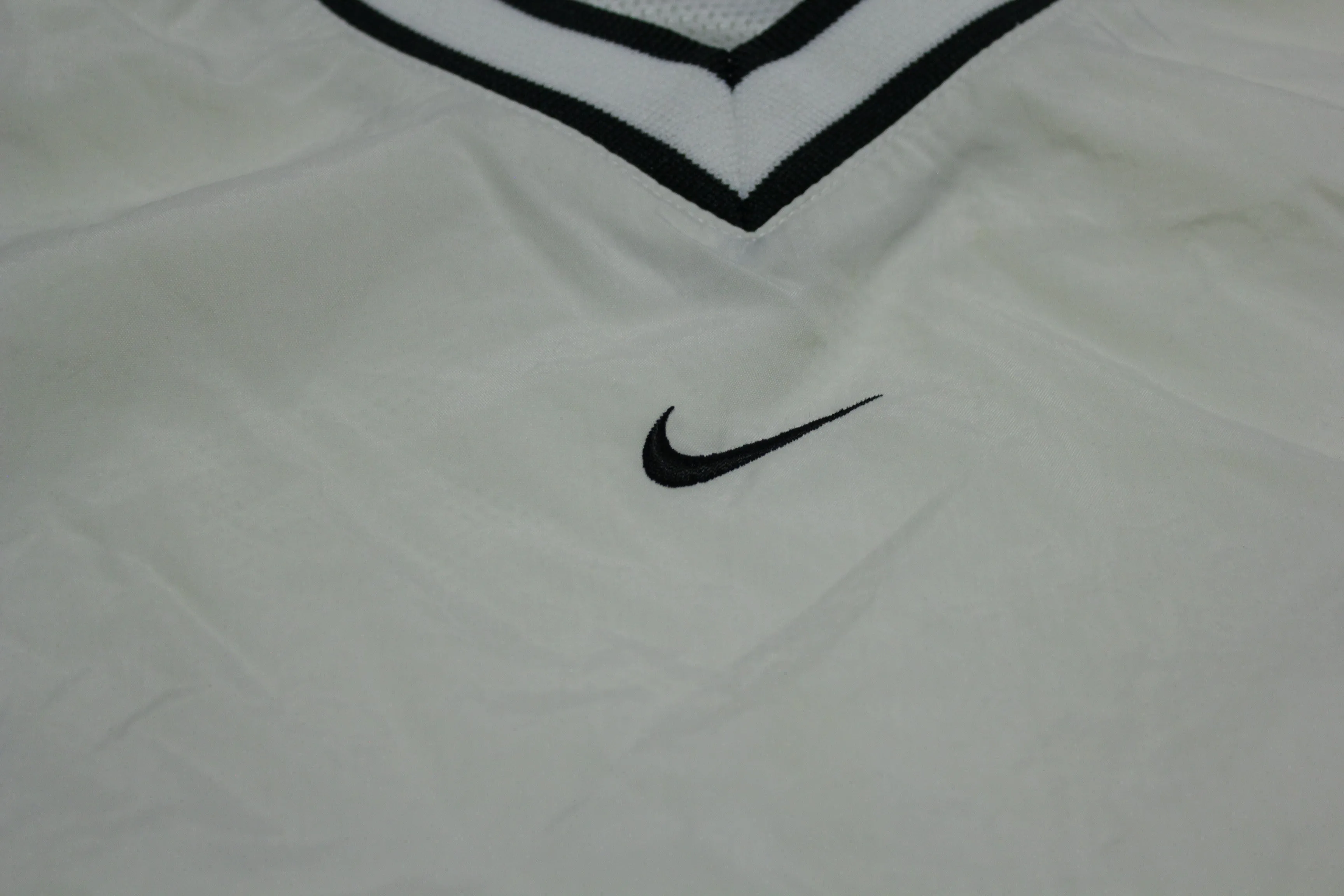 Nike Vintage 90's Center Swoosh Check Cocaine White V-Neck Pullover Windbreaker Jacket