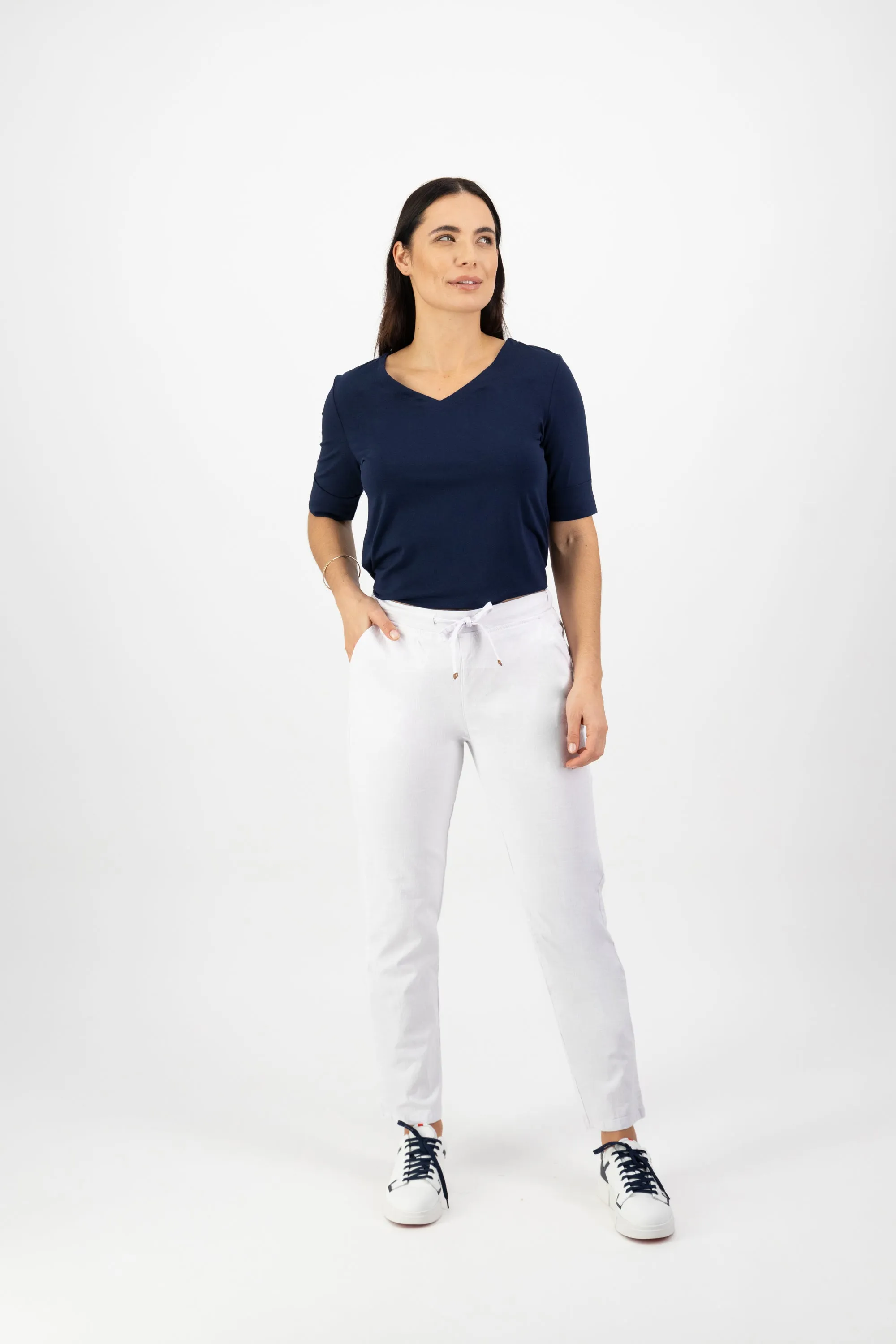 Vassalli Ankle Grazer Slim Leg Elastic Waist Pant - White